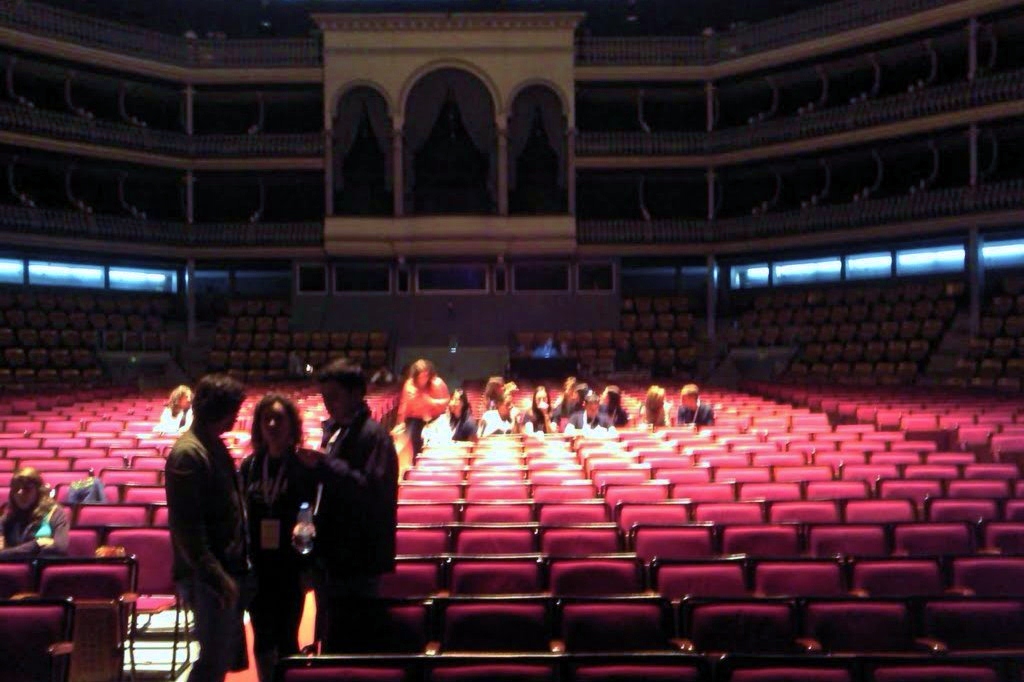 Auditorium and iron dome of the Coliseu