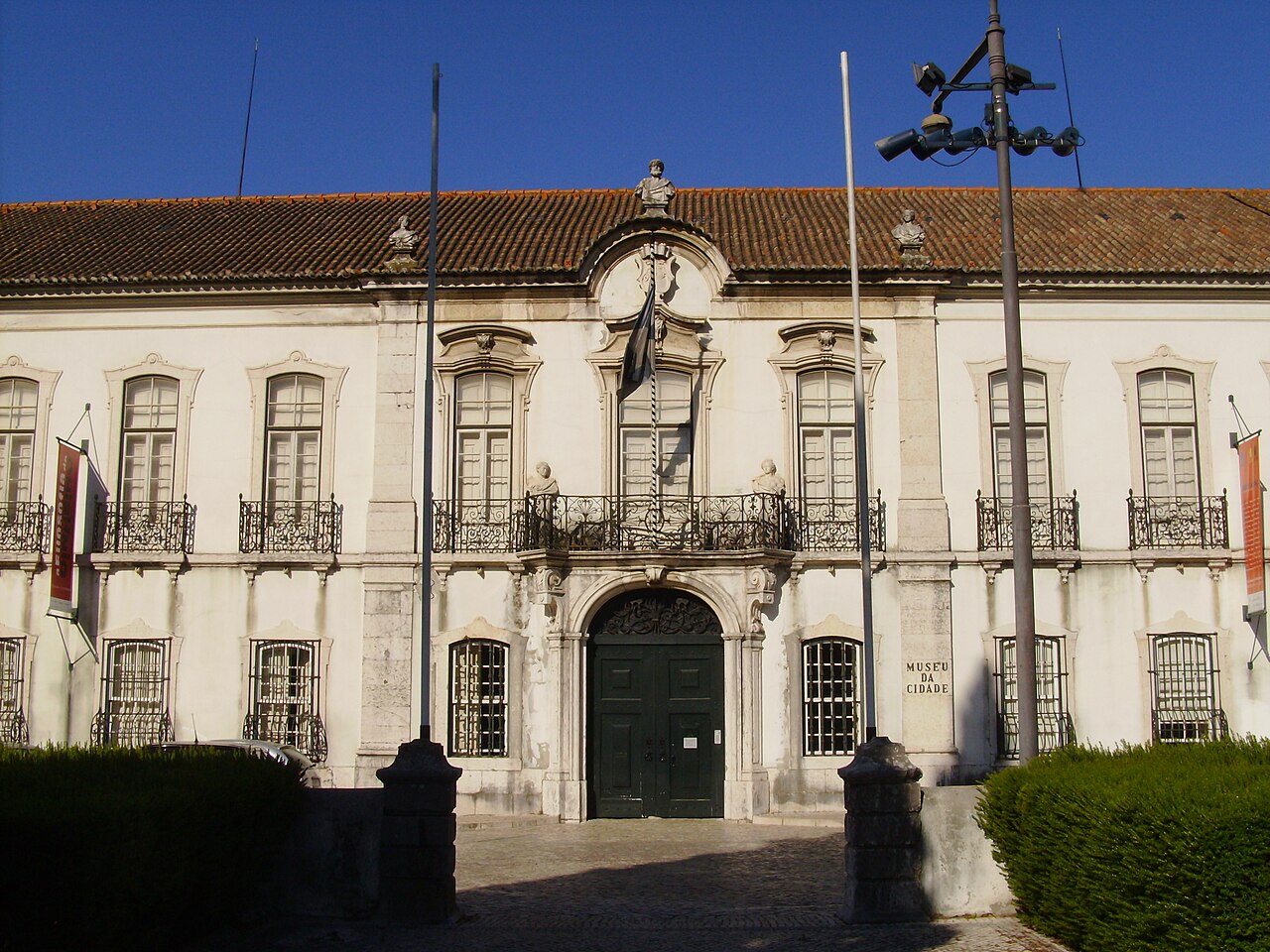 Central entrance and front of Pimenta Palace