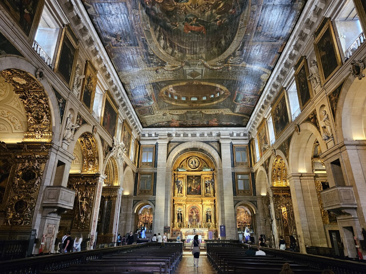 Nave and painted ceiling of the Church of São Roque